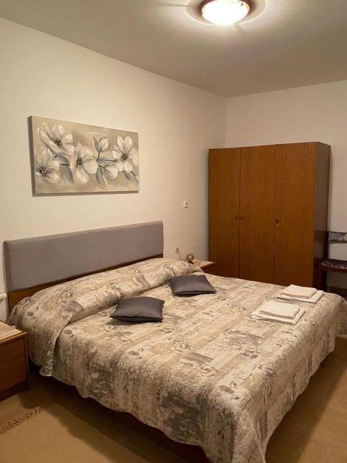 Apartment Mare Krk Milohnici Екстер'єр фото