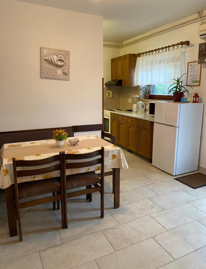 Apartment Mare Krk Milohnici Екстер'єр фото