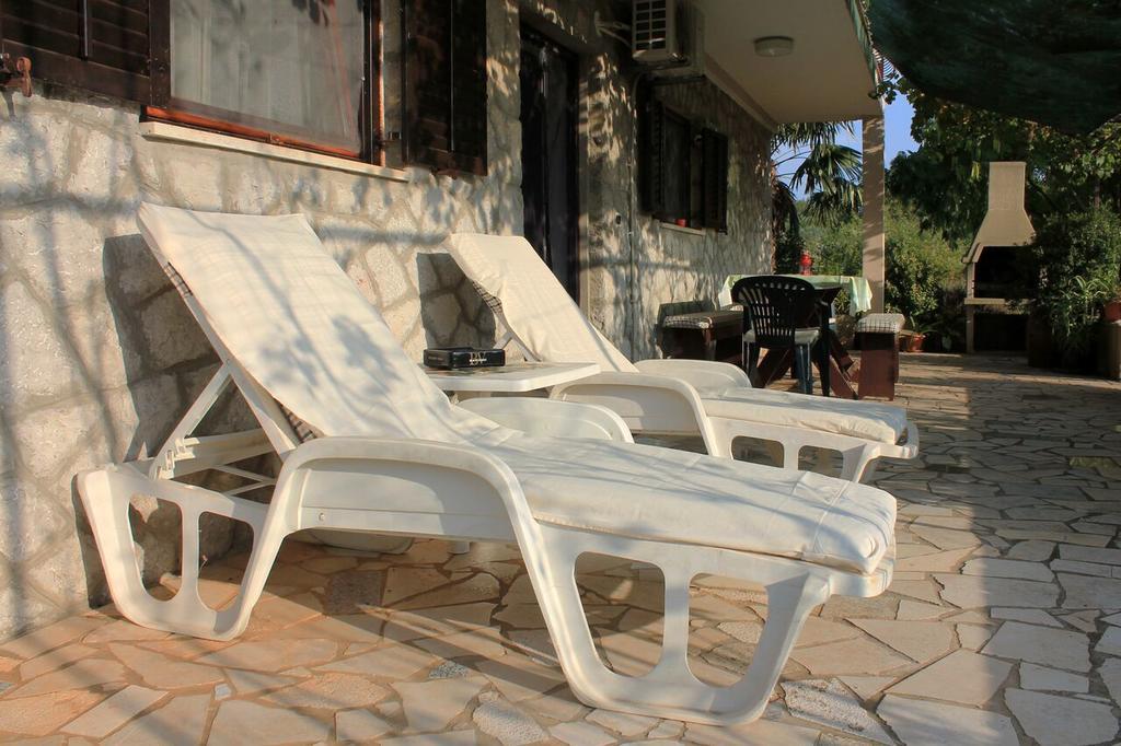 Apartment Mare Krk Milohnici Екстер'єр фото